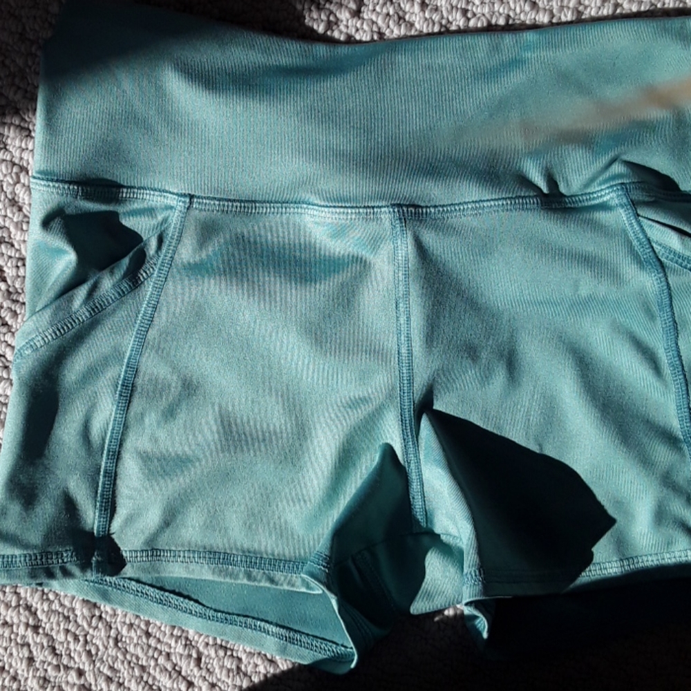 Shorts - Picture 2 of 3